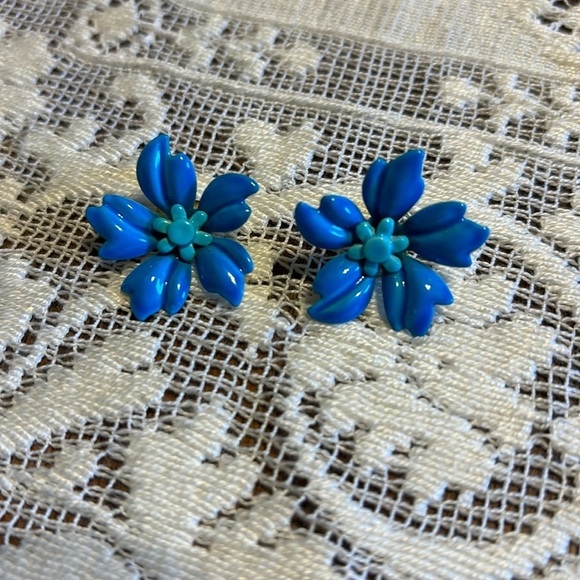 Vintage Turquoise‎ Flower Clip on Earrings - Picture 1 of 3